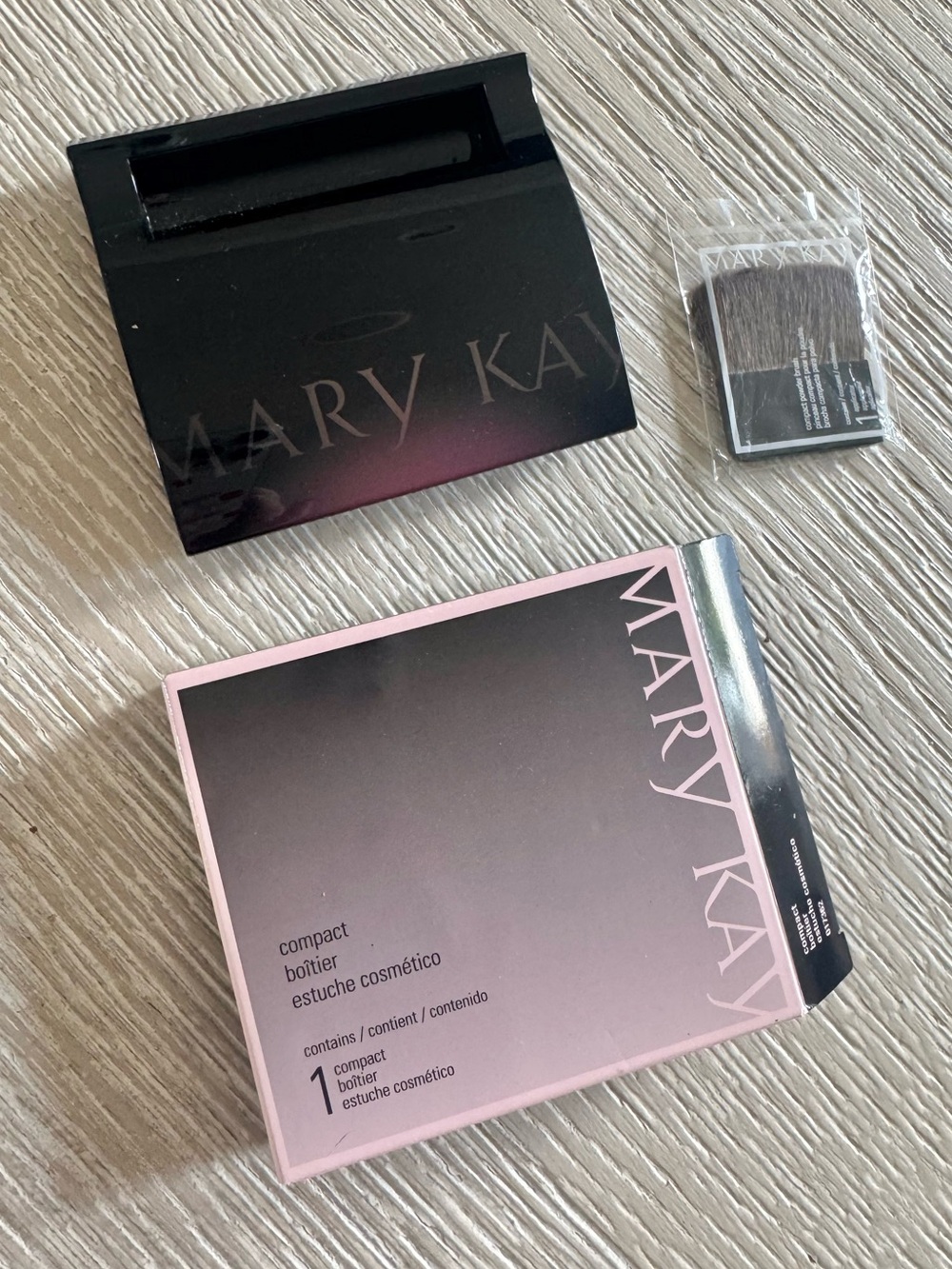 Mary Kay Compact with brush, NIB